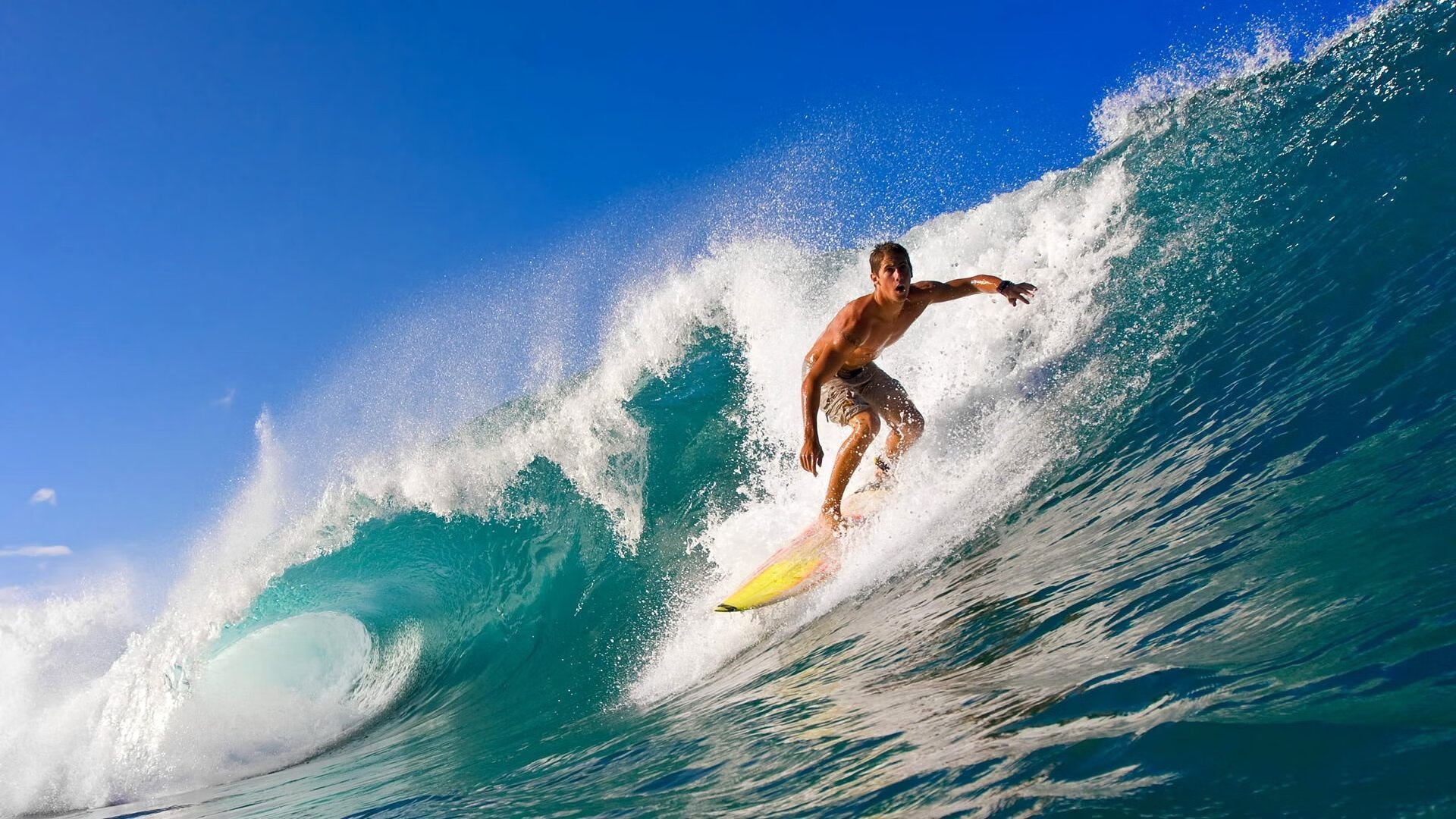 “科技革新：自动驾驶助力未来赛车”，自动驾驶塑未来